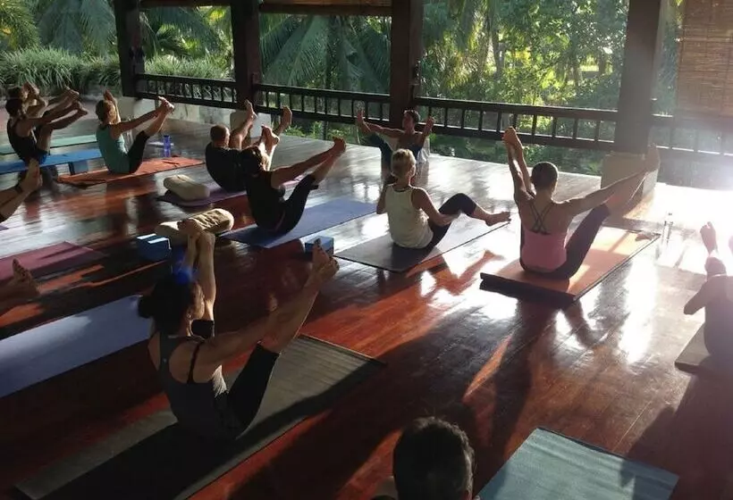 ホテル The Bali Purnati Center For The Arts