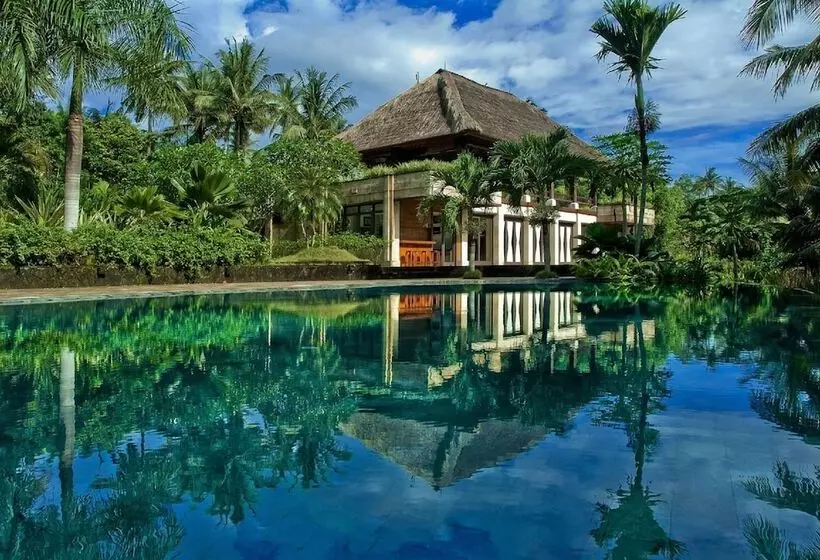 ホテル The Bali Purnati Center For The Arts