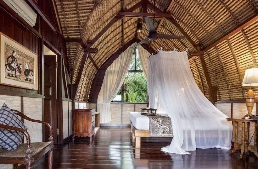 ホテル The Bali Purnati Center For The Arts