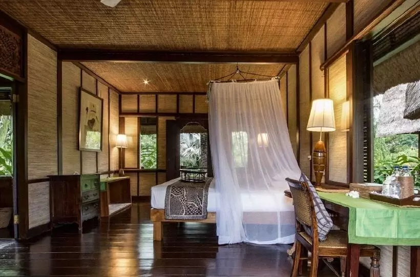 ホテル The Bali Purnati Center For The Arts