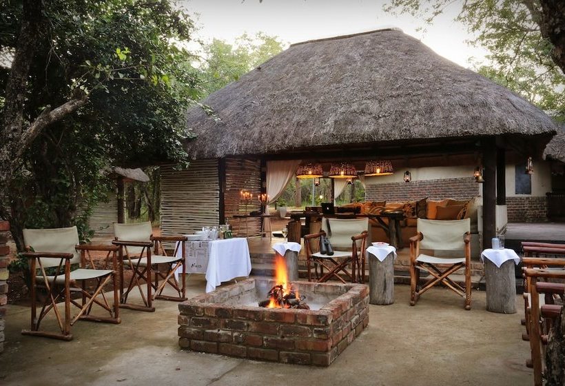 Hotell Tusk Bush Lodge