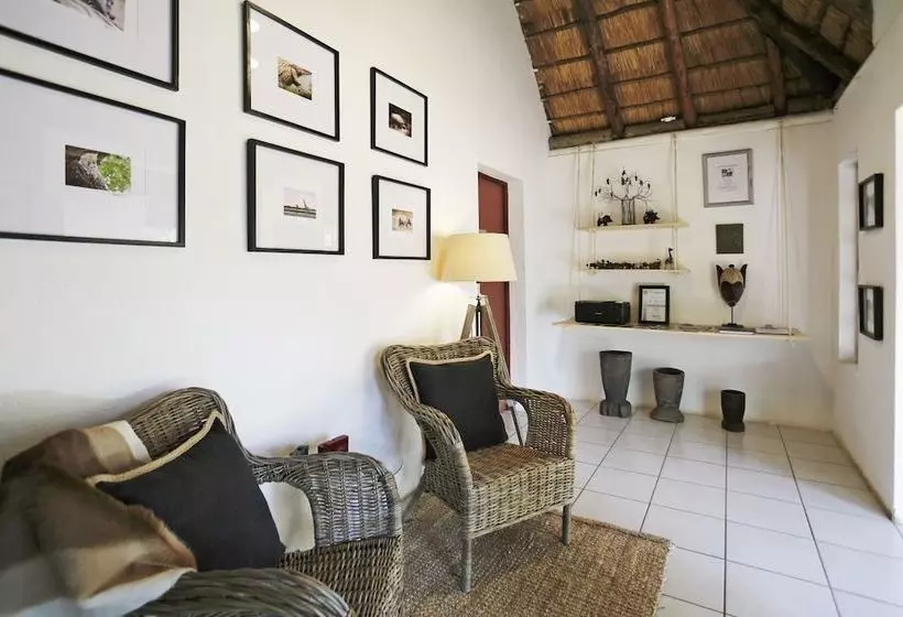 ホテル Tusk Bush Lodge