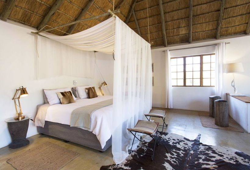 Hotell Tusk Bush Lodge