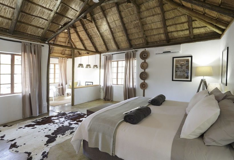 Hotell Tusk Bush Lodge