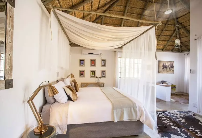 ホテル Tusk Bush Lodge