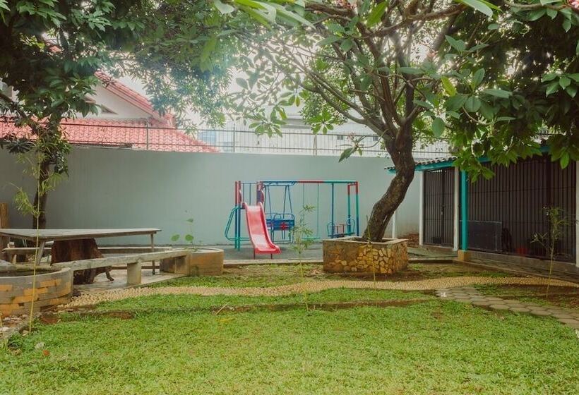 Hotel Urbanest Inn House Tb Simatupang