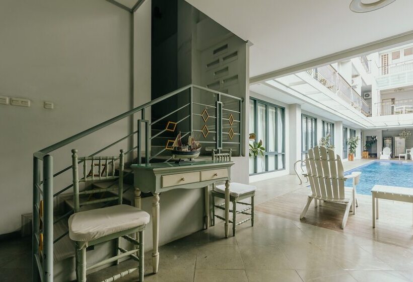 Hotel Urbanest Inn House Tb Simatupang