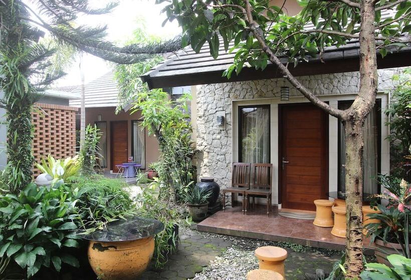 Pension (Hôtel basse catégorie) Reddoorz Near Casa Grande