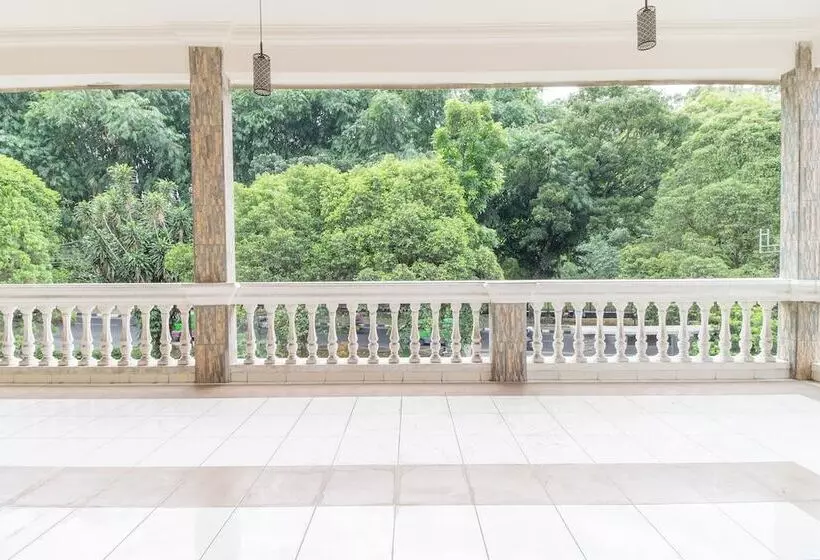 Majatalo Reddoorz Near Kebun Raya Bogor