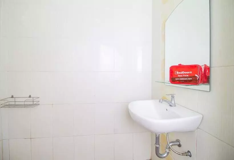 Majatalo Reddoorz Near Kebun Raya Bogor