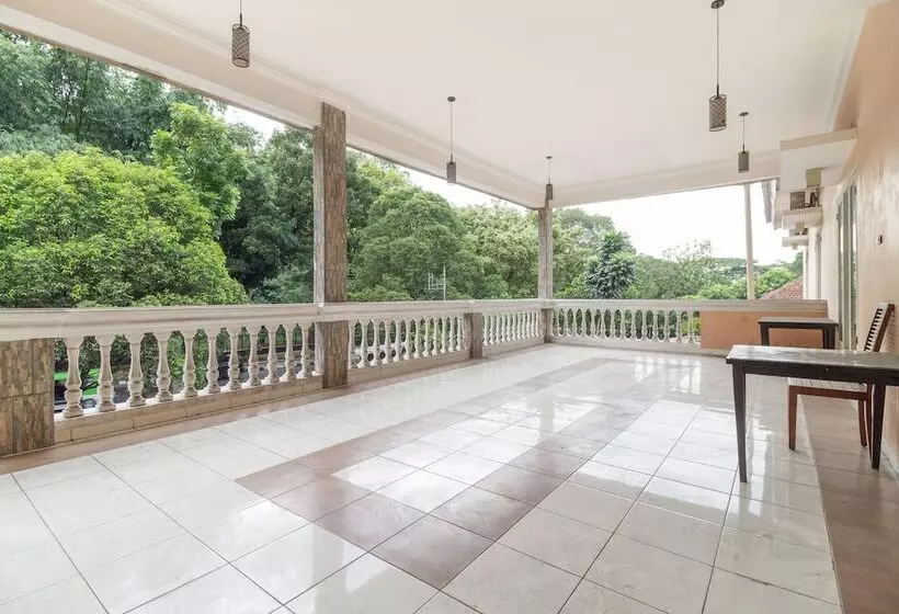 Majatalo Reddoorz Near Kebun Raya Bogor