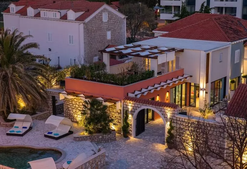 Majatalo Villa Diamond