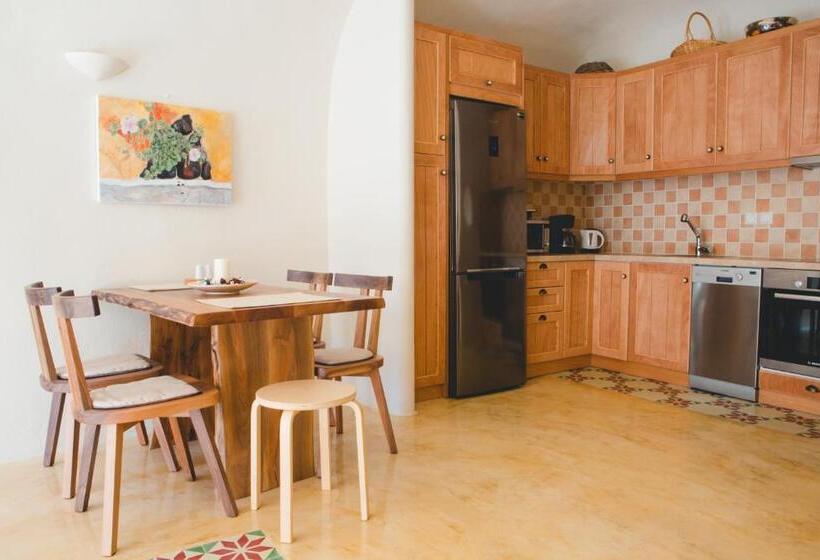 Flora S House & Cave Winery