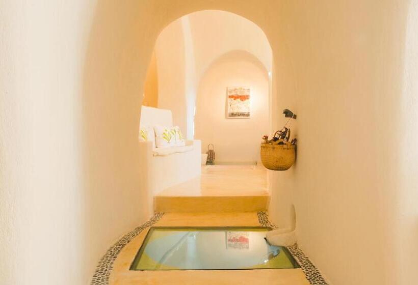 Flora S House & Cave Winery