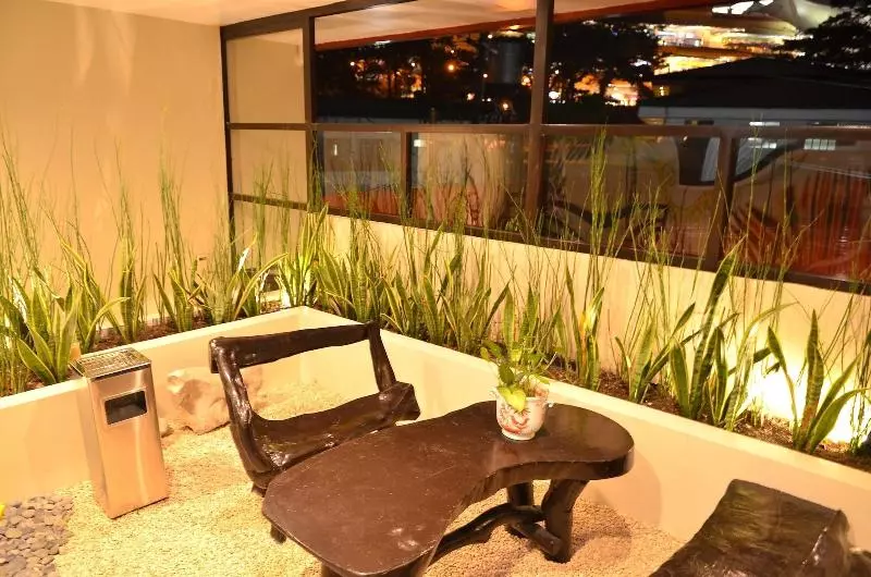 ホテル Baguio Lefern