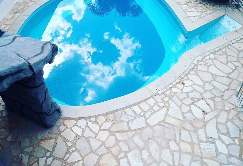 هتل Pousada 4estações