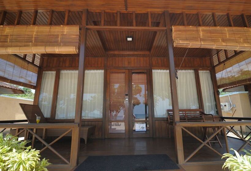 Отель Sylvia Beach Villa