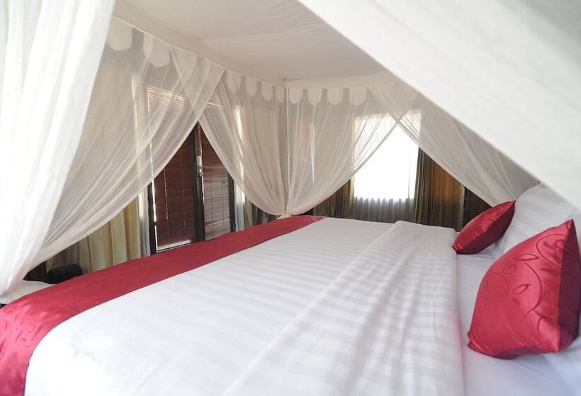 Отель Sylvia Beach Villa