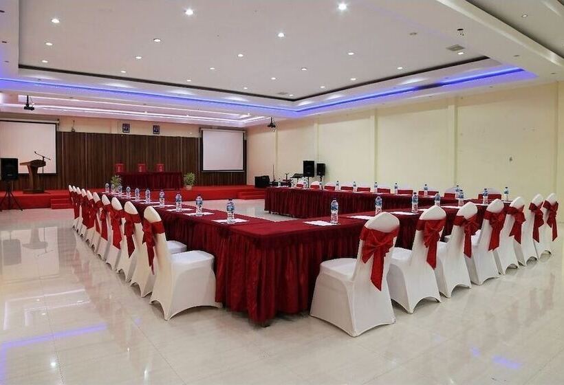 Отель Sylvia Beach Villa