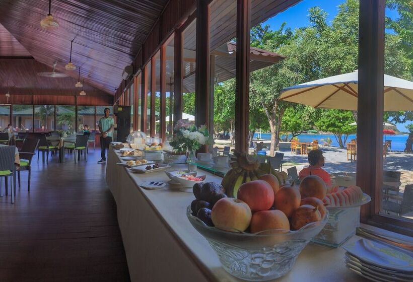 Отель Sylvia Beach Villa