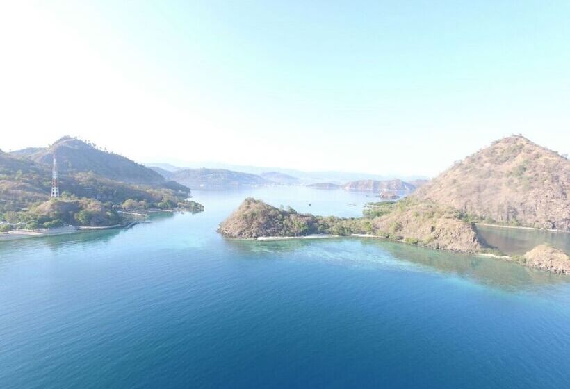 Отель Sylvia Beach Villa