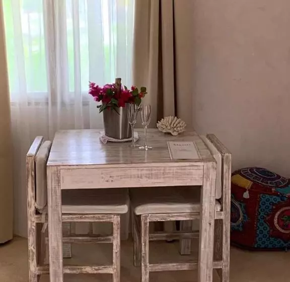 هتل The Villa Luxury Suites