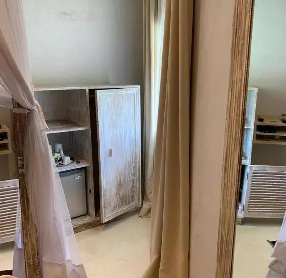 هتل The Villa Luxury Suites