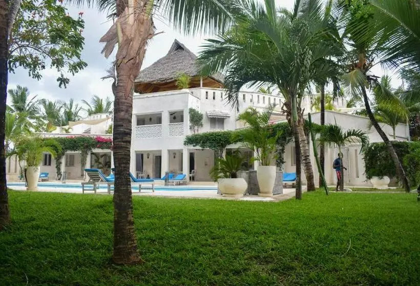 هتل The Villa Luxury Suites