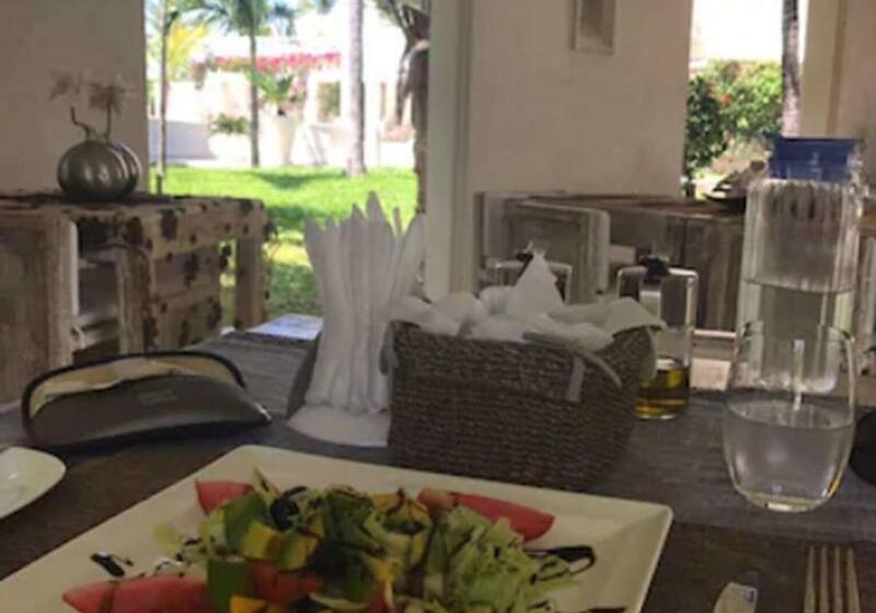 هتل The Villa Luxury Suites