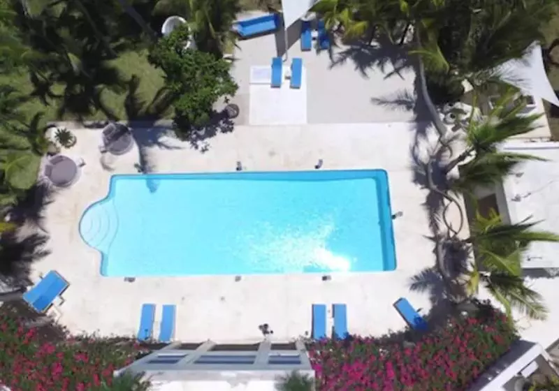 هتل The Villa Luxury Suites