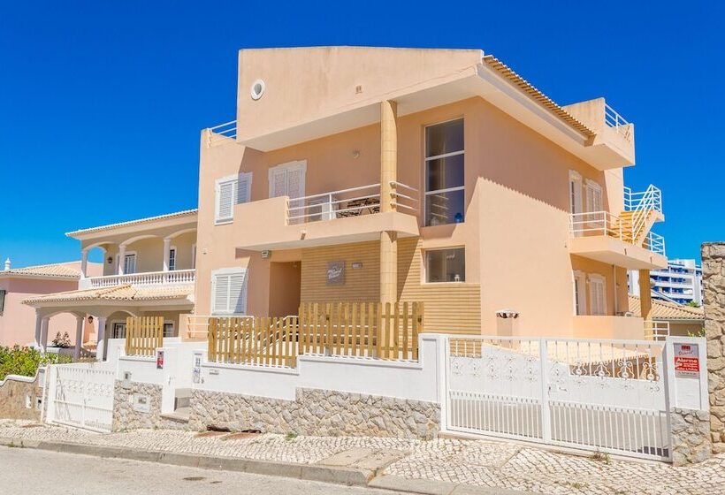 My Guest House Hostel