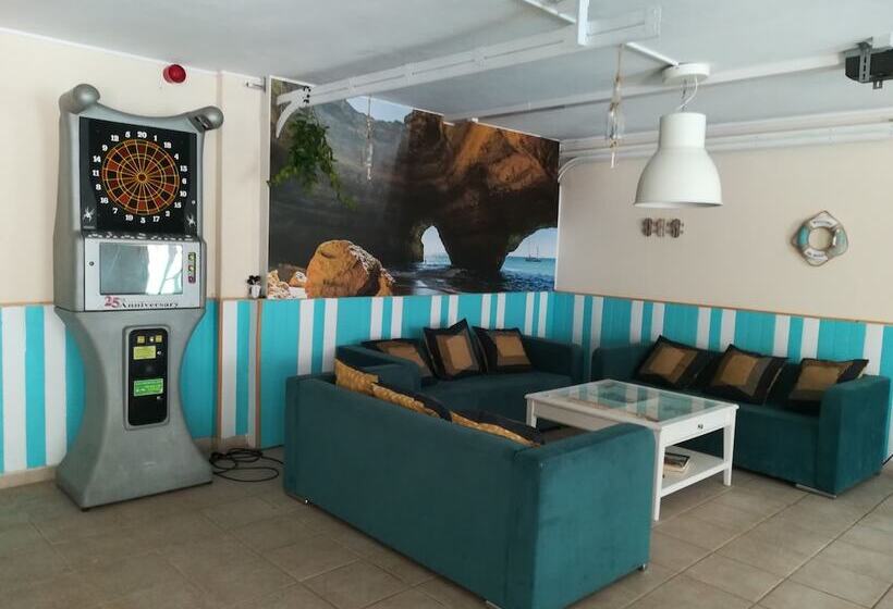 My Guest House Hostel