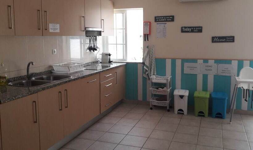 My Guest House Hostel