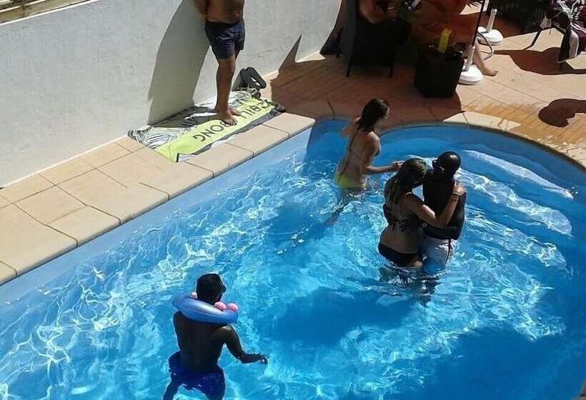 My Guest House Hostel