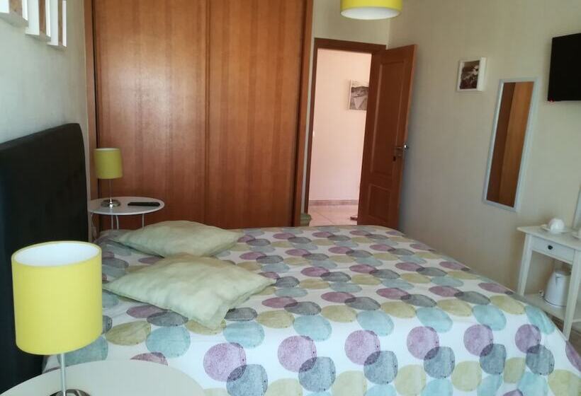 My Guest House Hostel