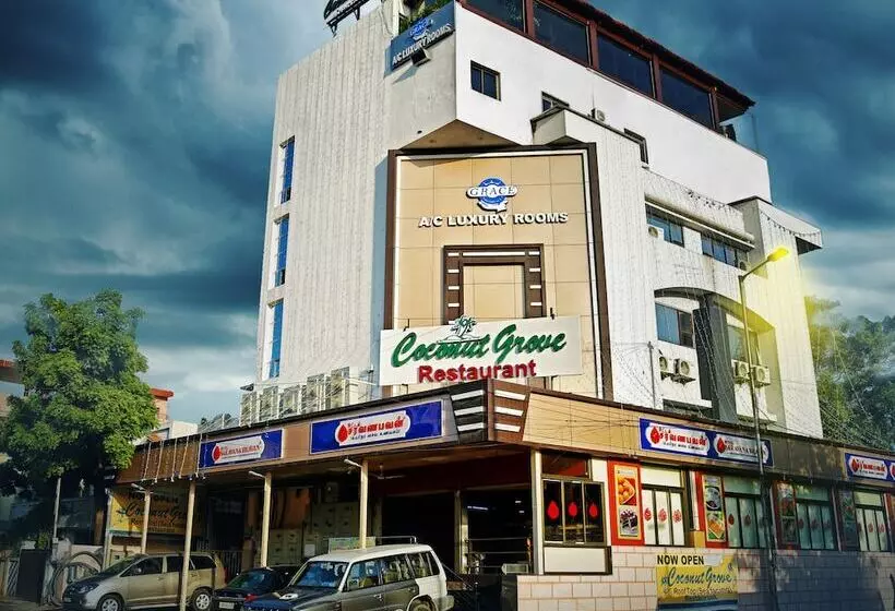 هتل Collection O Santhome Residency Near Marina Beach