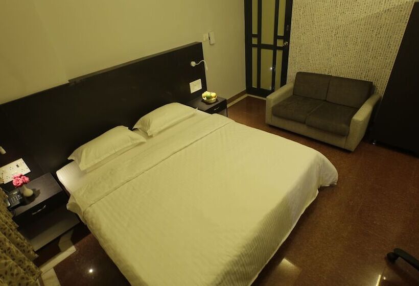 Hotelli Collection O Santhome Residency Near Marina Beach