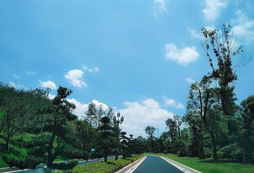 בית מלון כפרי Laibor International