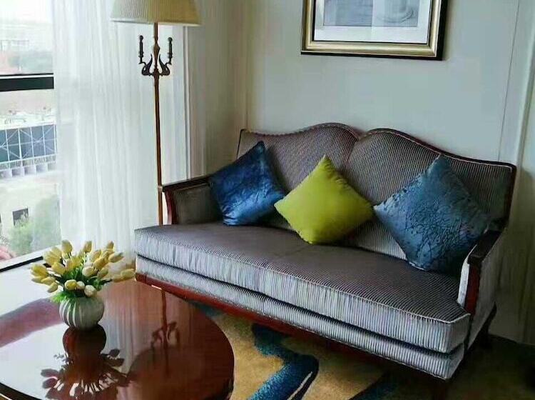 בית מלון כפרי Laibor International