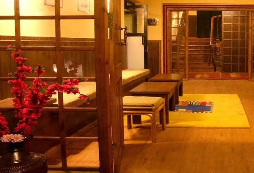 هتل Mountain Lodges Of Nepal, Monjo