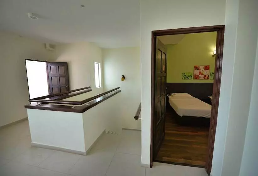 ホテル Palm City Villa