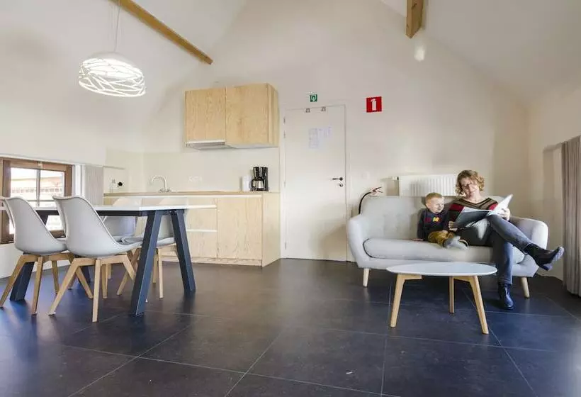Hotelli Vakantiewoningen Eyndevelde