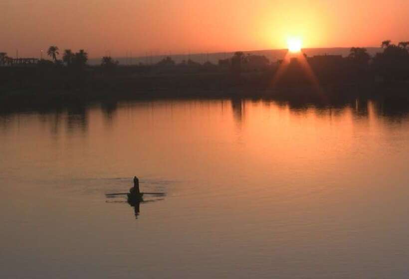 پانسیون Lotus Lis House