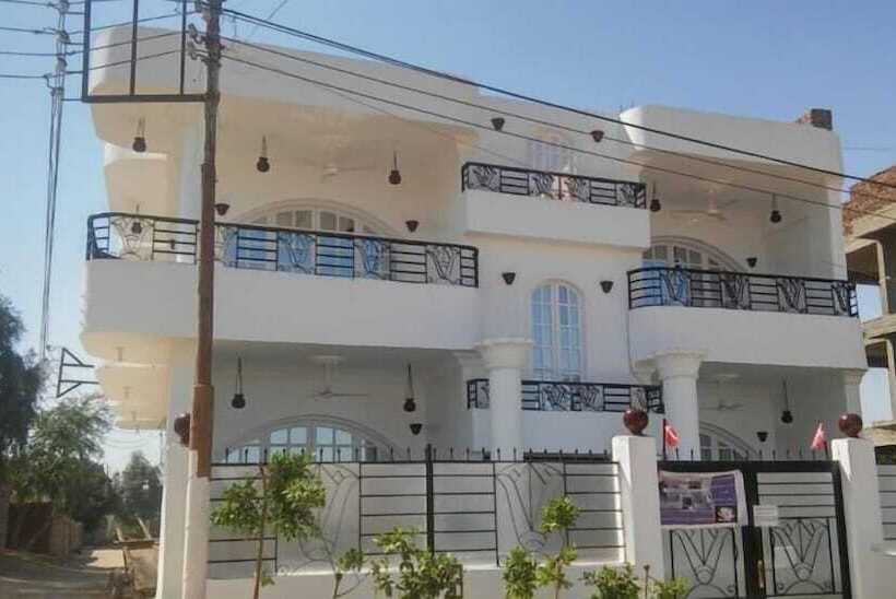 پانسیون Lotus Lis House