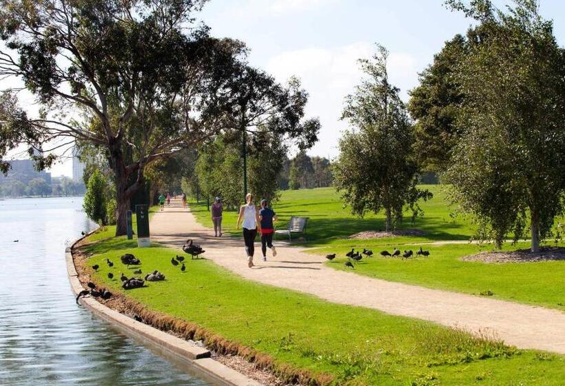 Tyrian Albert Park Lake