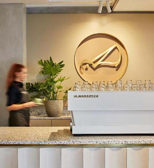 Tyrian Albert Park Lake