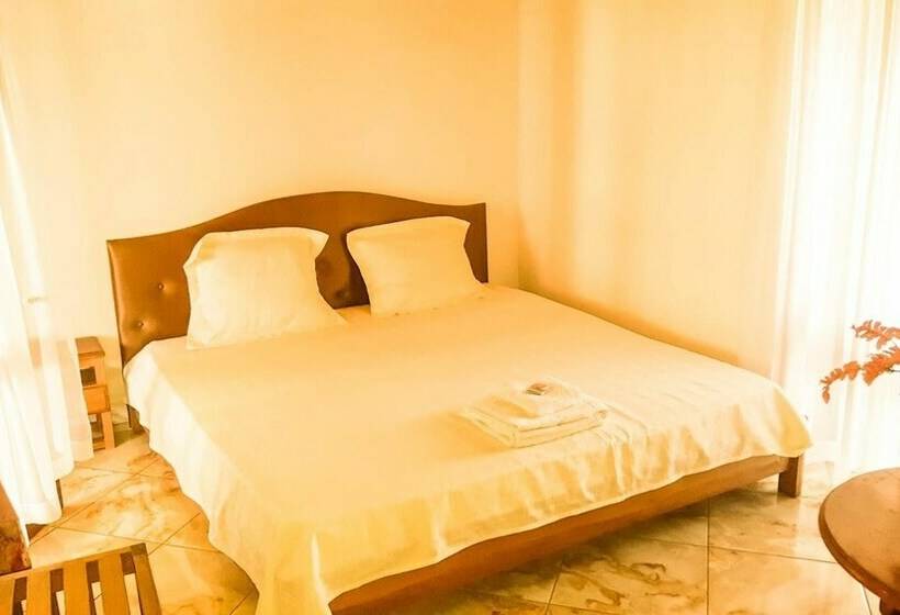 Hotel Oceanis Home & Voyages