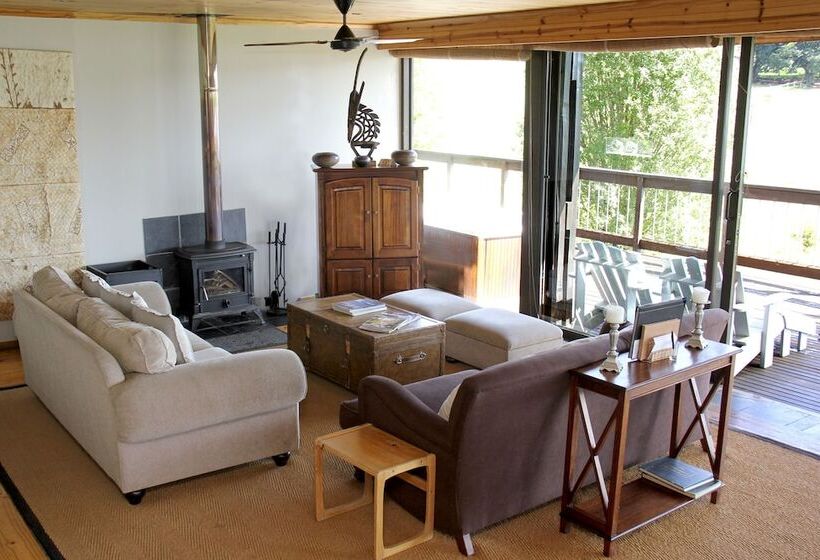 בית מלון כפרי Sani Valley Nature Lodges