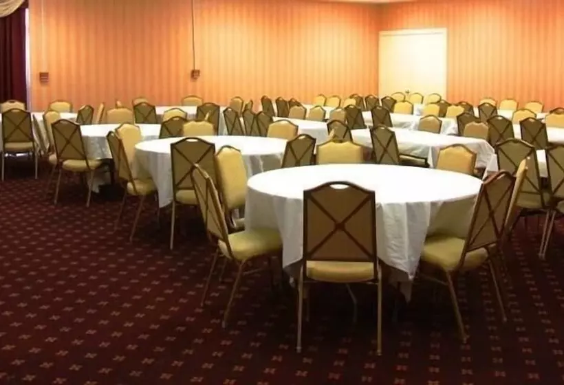 ホテル A Victory Inn & Suites Ann Arbor