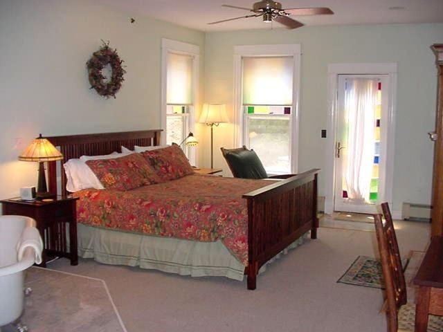 هتل Alps Boulder Canyon Inn